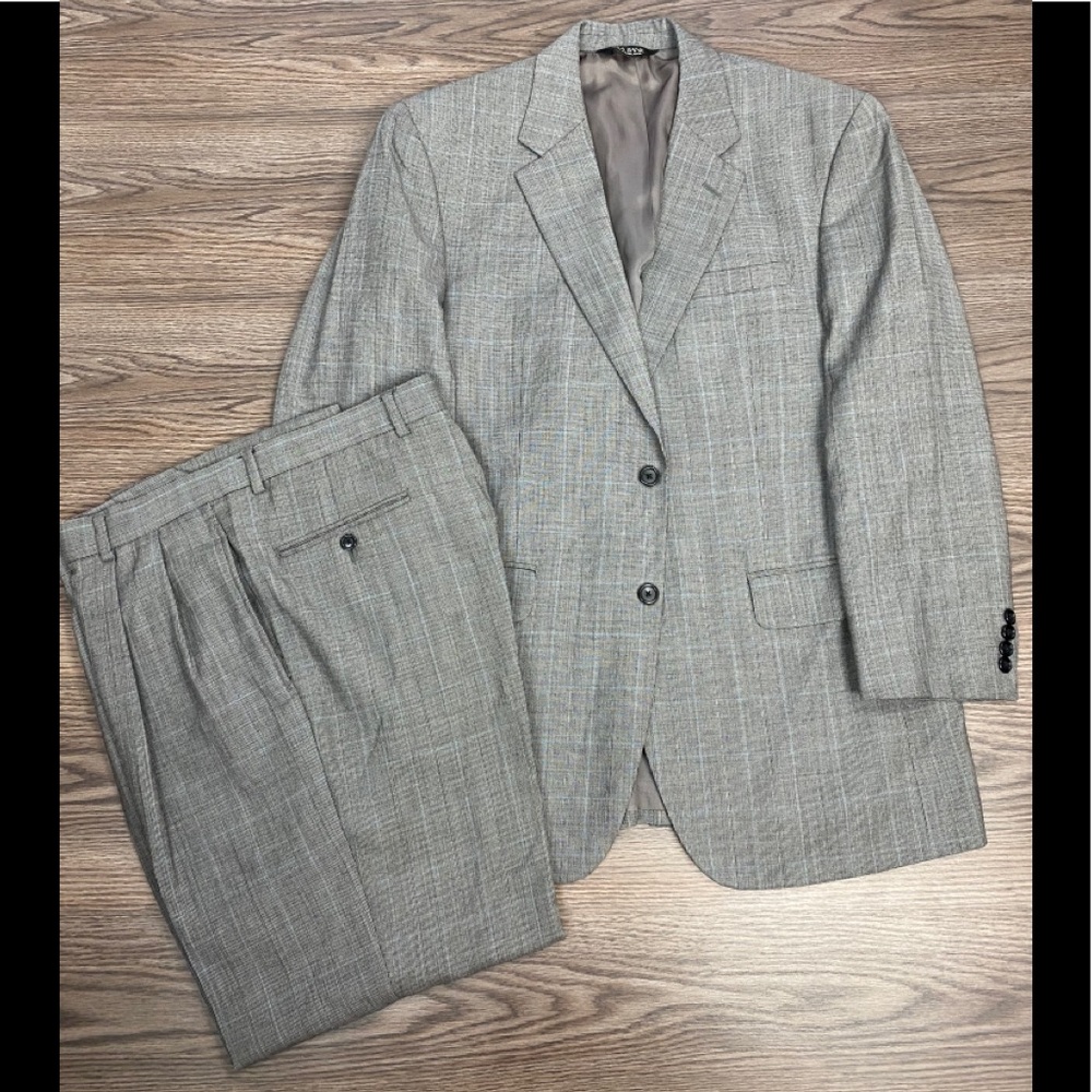 Jos A Bank Grey w/ Blue Windowpane Suit 43R